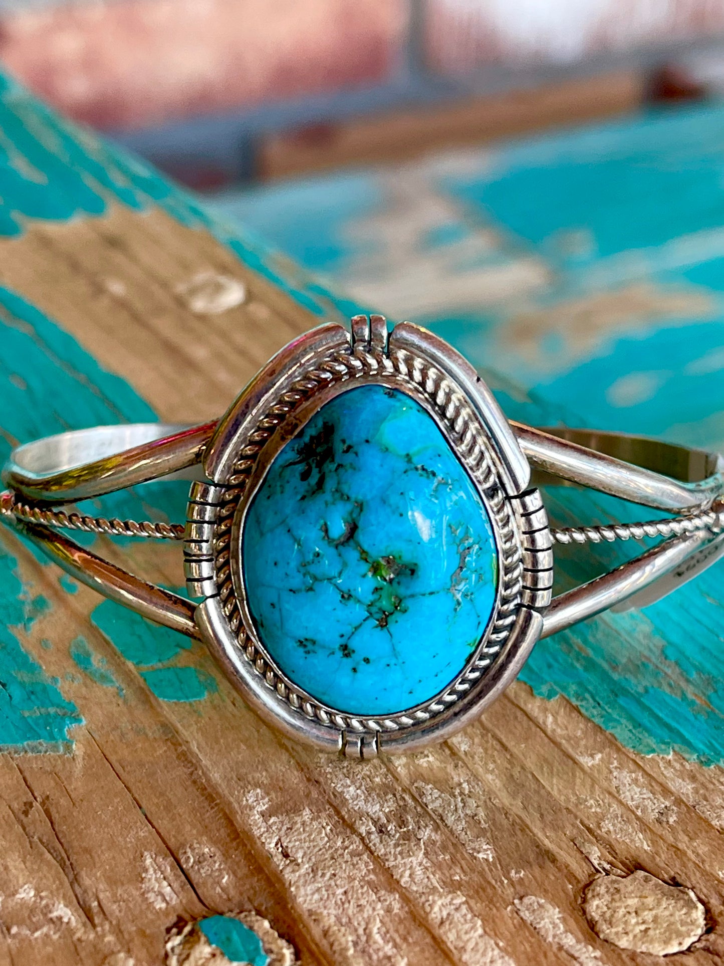 🔥CRAIGS SMOKIN’ HOT STEAL🔥Sterling Silver Navajo Handmade Kingman Turquoise Nugget Cuff🔥