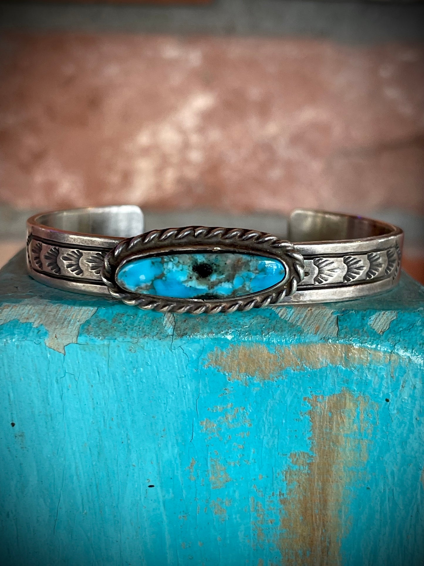 🔥CRAIGS SMOKIN’ HOT STEAL🔥Sterling Silver Navajo Handmade Kingman Turquoise Stamped Vintage Cuff🔥