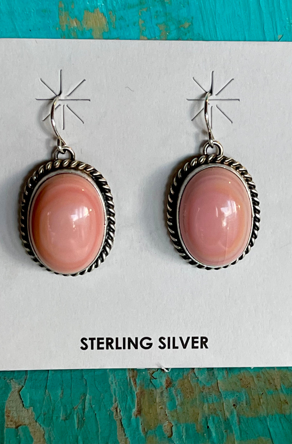 🔥CRAIGS SMOKIN’ HOT STEAL🔥Sterling Silver Navajo Handmade Pink Conch French Hook Earrings🔥