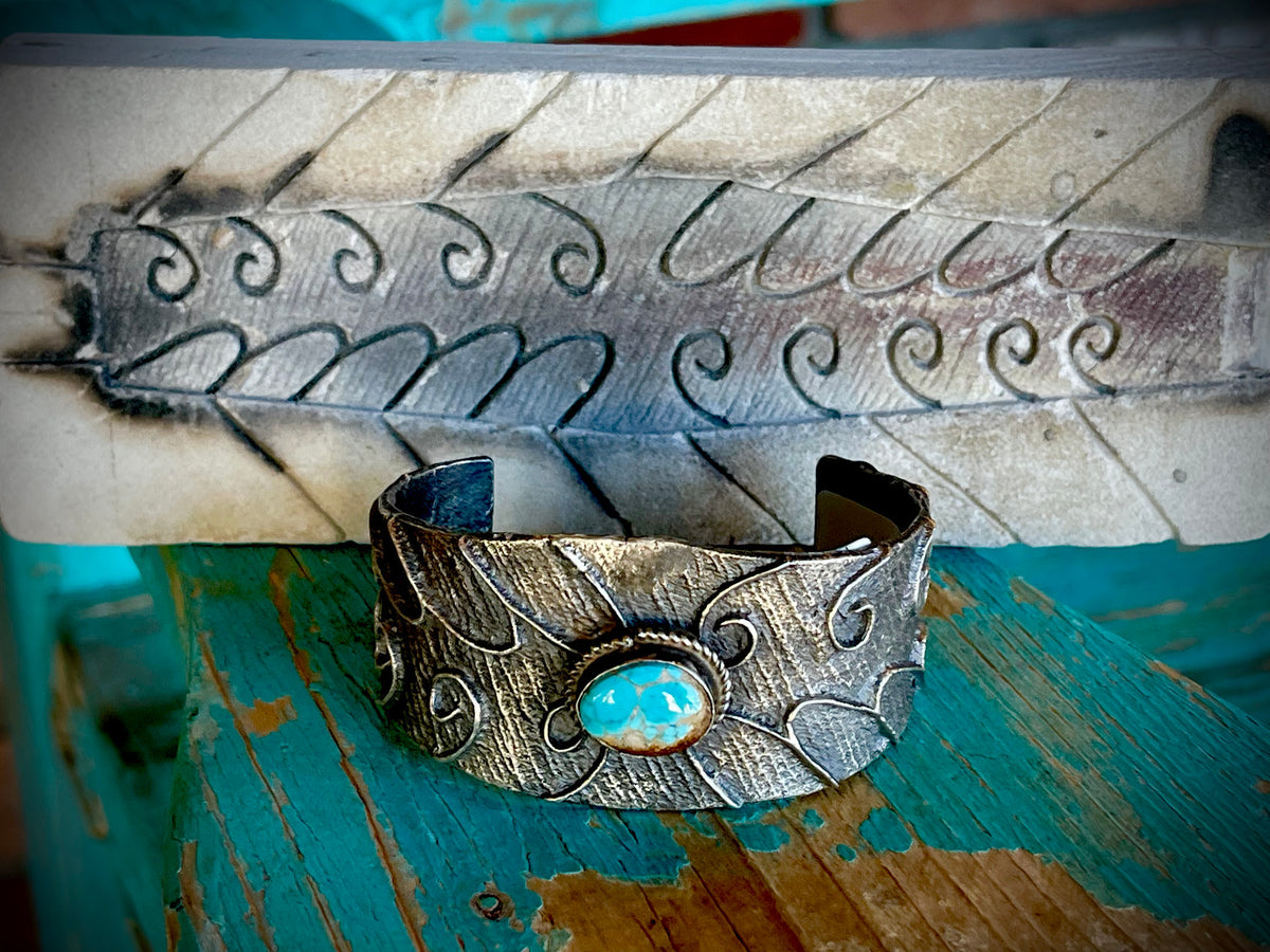 🔥CRAIGS SMOKIN’ HOT STEAL🔥Sterling Silver Navajo Handmade Kingman Turquoise Tufa Cast Cuff🔥