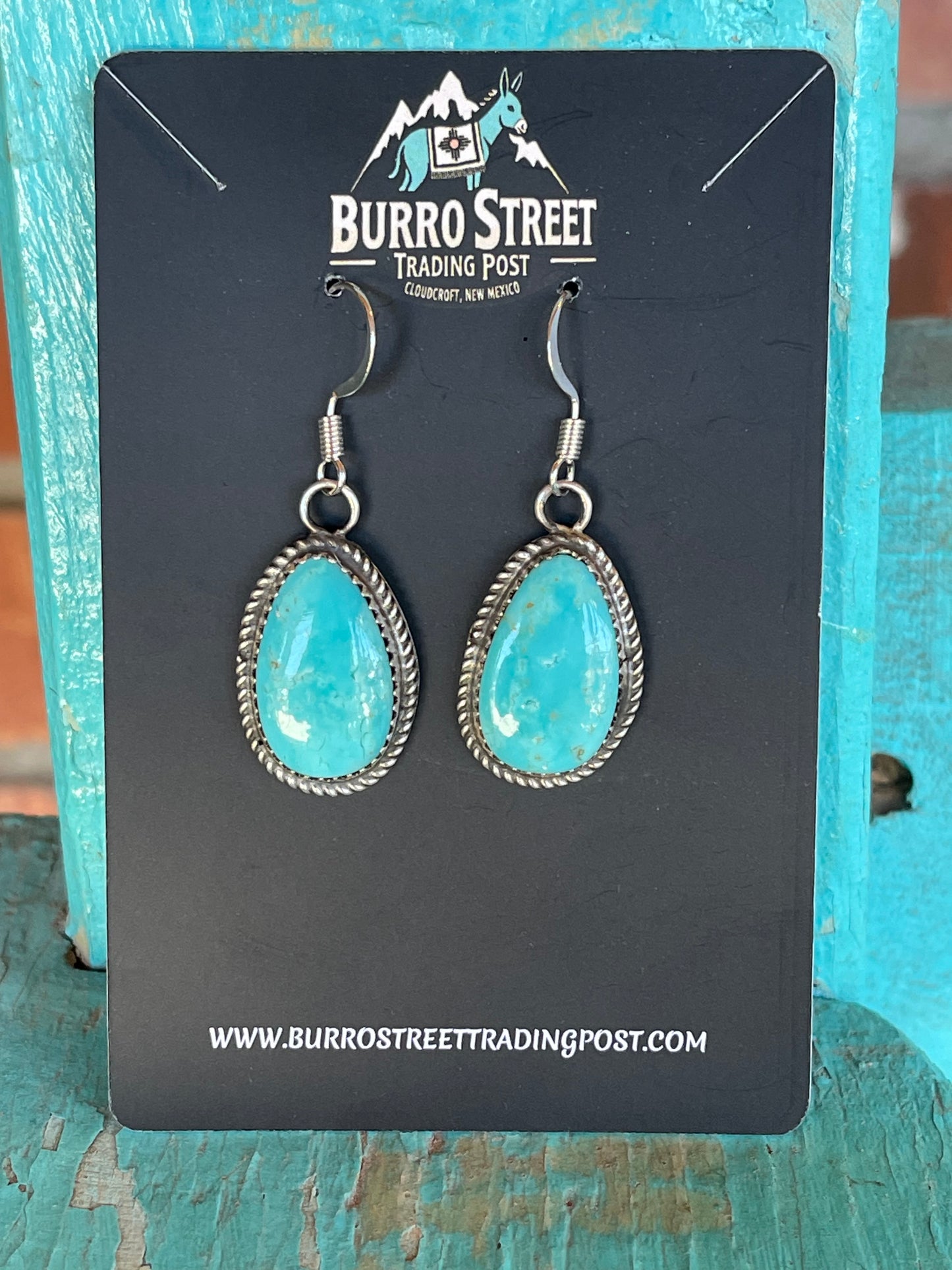 🔥CRAIGS SMOKIN’ HOT STEAL🔥 Sterling Silver Navajo Handmade Kingman Turquoise French Hook Earrings🔥