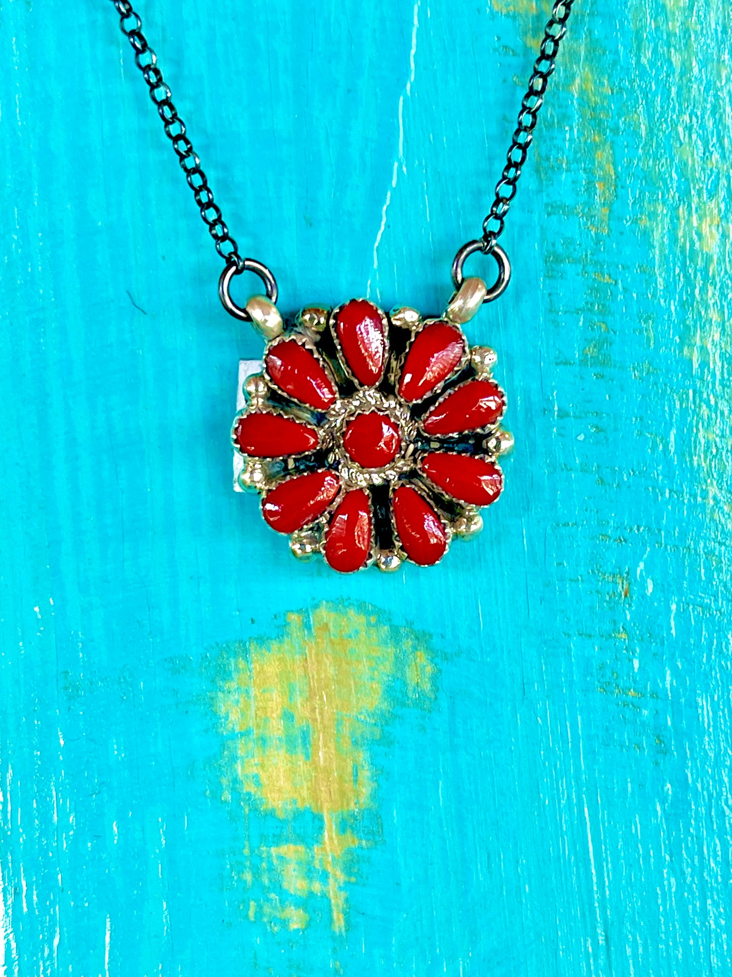 🔥CRAIGS SMOKIN’ HOT STEAL🔥 Sterling Silver Zuni Handmade Red Coral Necklace