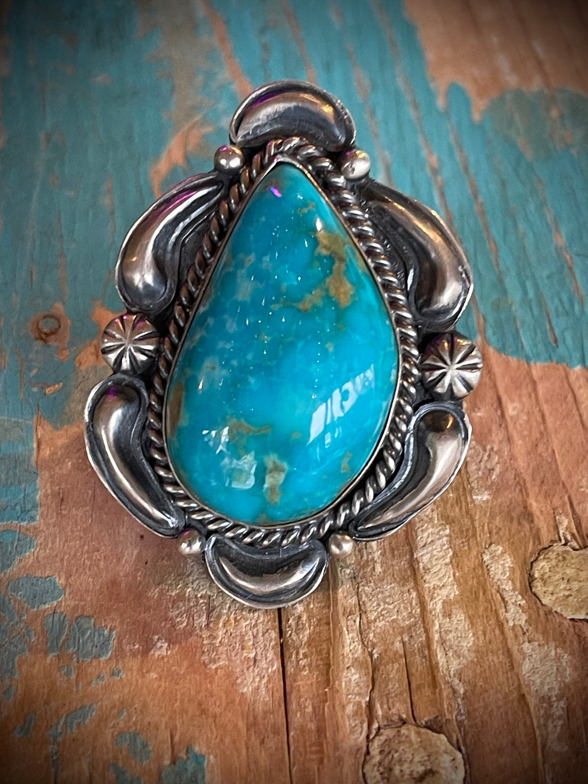 🔥CRAIG’S SMOKIN’ HOT STEAL🔥Sterling Silver Navajo Handmade Kingman Turquoise Ring - Size 8🔥