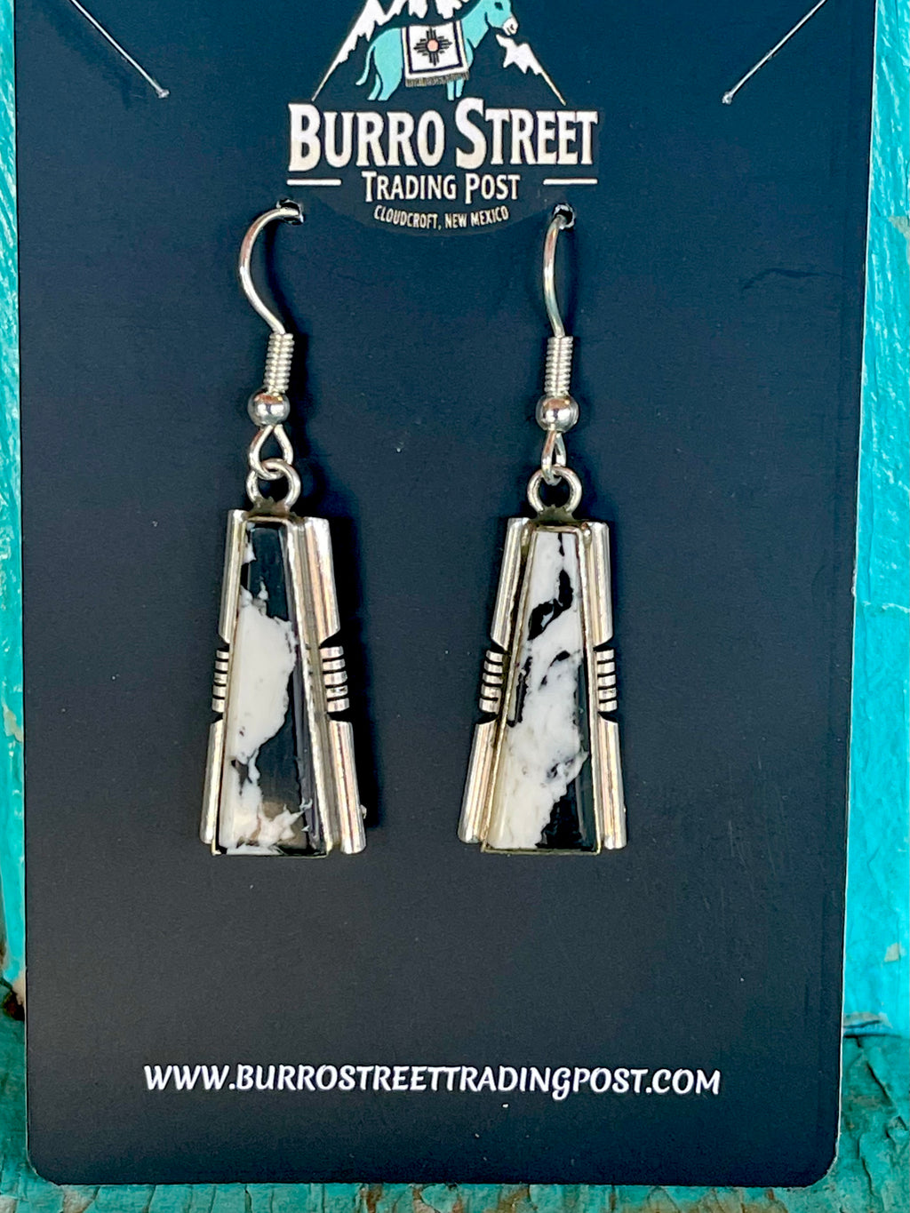 🔥CRAIGS SMOKIN’ HOT STEAL🔥 Sterling Silver Navajo Handmade White Buffalo French Hook Earrings🔥