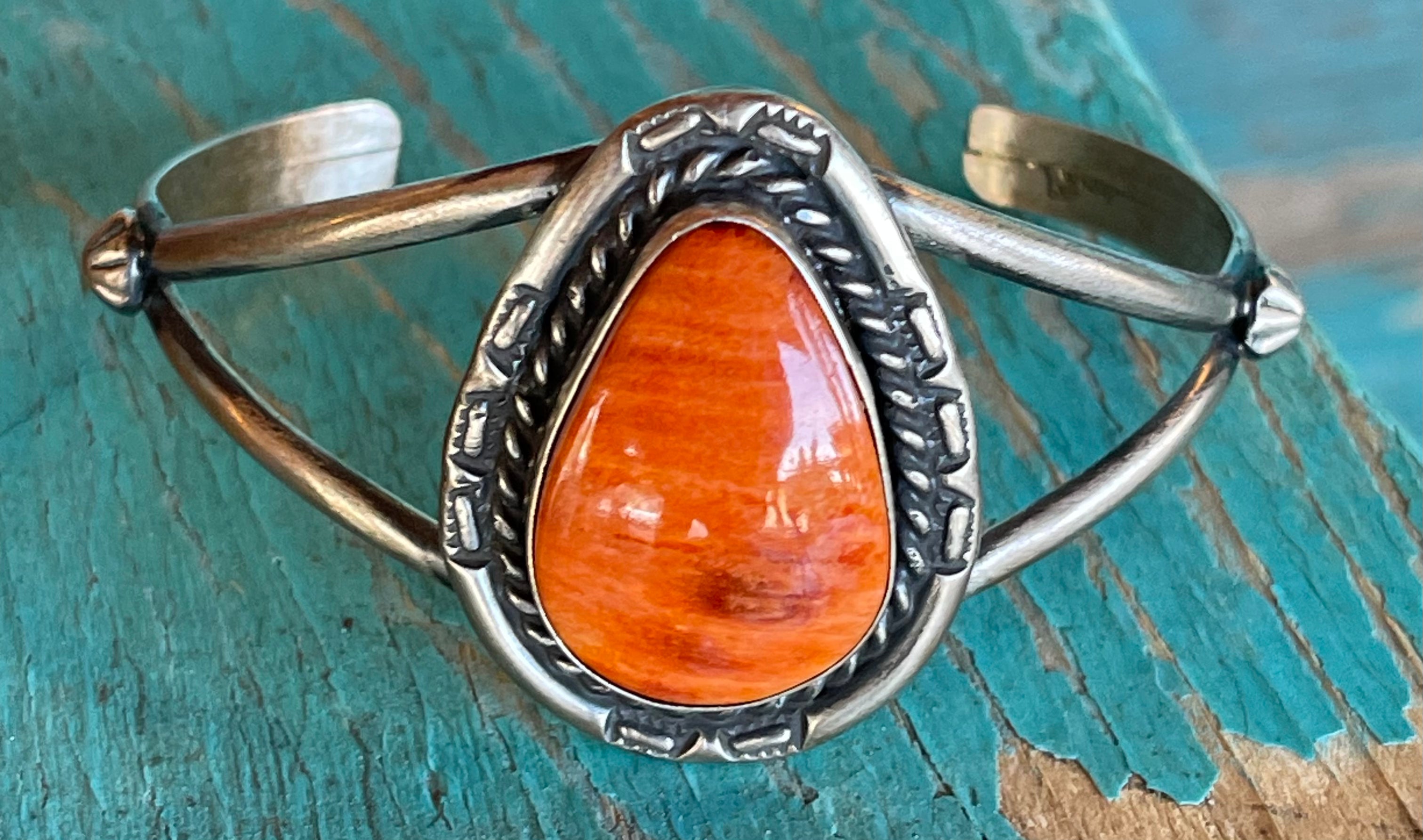 Sterling Silver Navajo Handmade Orange Spiny Oyster Cuff