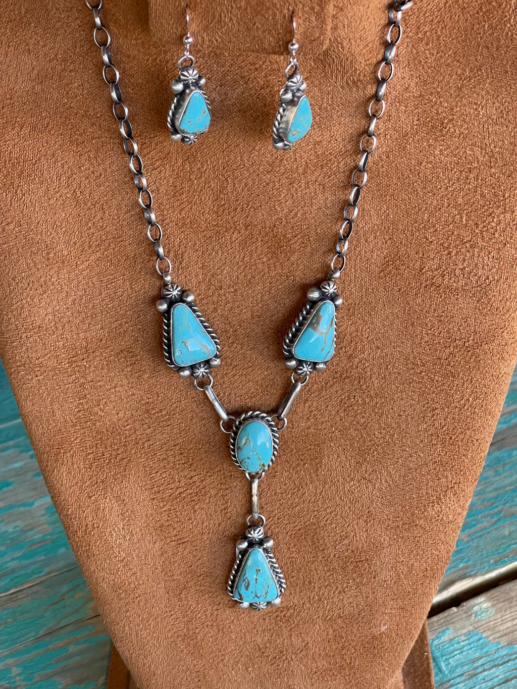 🔥SOLD🔥CRAIGS SMOKIN’ HOT STEAL🔥 Sterling Silver Navajo Handmade Kingman Turquoise Lariat Earring Set🔥