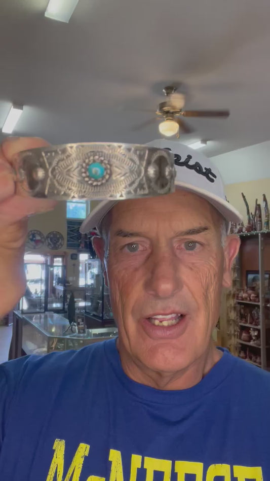 🔥CRAIGS SMOKIN’ HOT STEAL🔥Sterling Silver Navajo Handmade Kingman Turquoise Stamped Vintage Cuff🔥