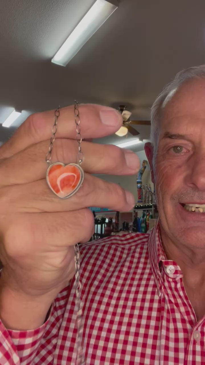 🔥CRAIG’S SMOKIN’ HOT STEAL🔥Sterling Silver Navajo Handmade Orange/Red Spiny Oyster 18” Heart Necklace🔥