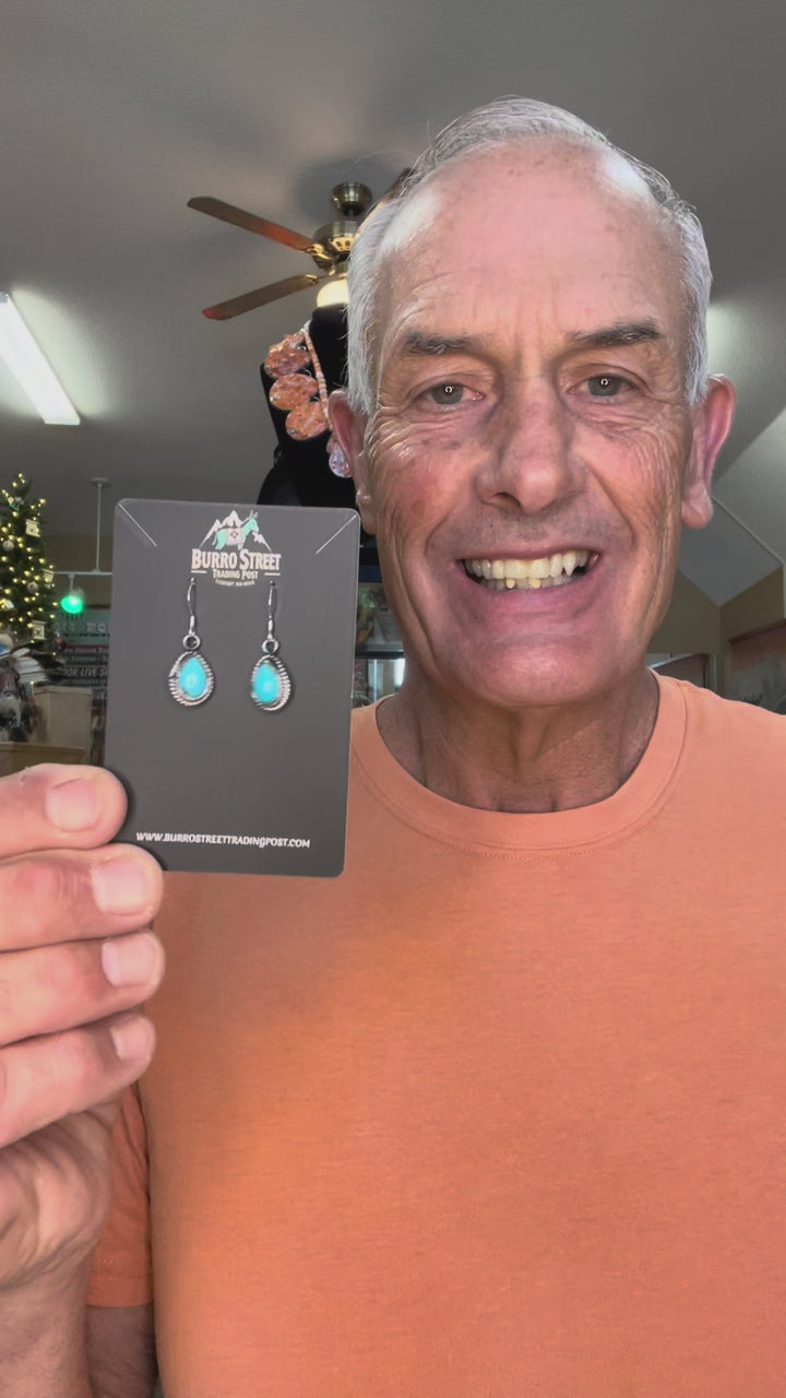 🔥CRAIGS SMOKIN’ HOT STEAL🔥 Sterling Silver Navajo Handmade Kingman Turquoise Earrings🔥