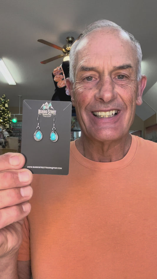 🔥CRAIGS SMOKIN’ HOT STEAL🔥 Sterling Silver Navajo Handmade Kingman Turquoise Earrings🔥