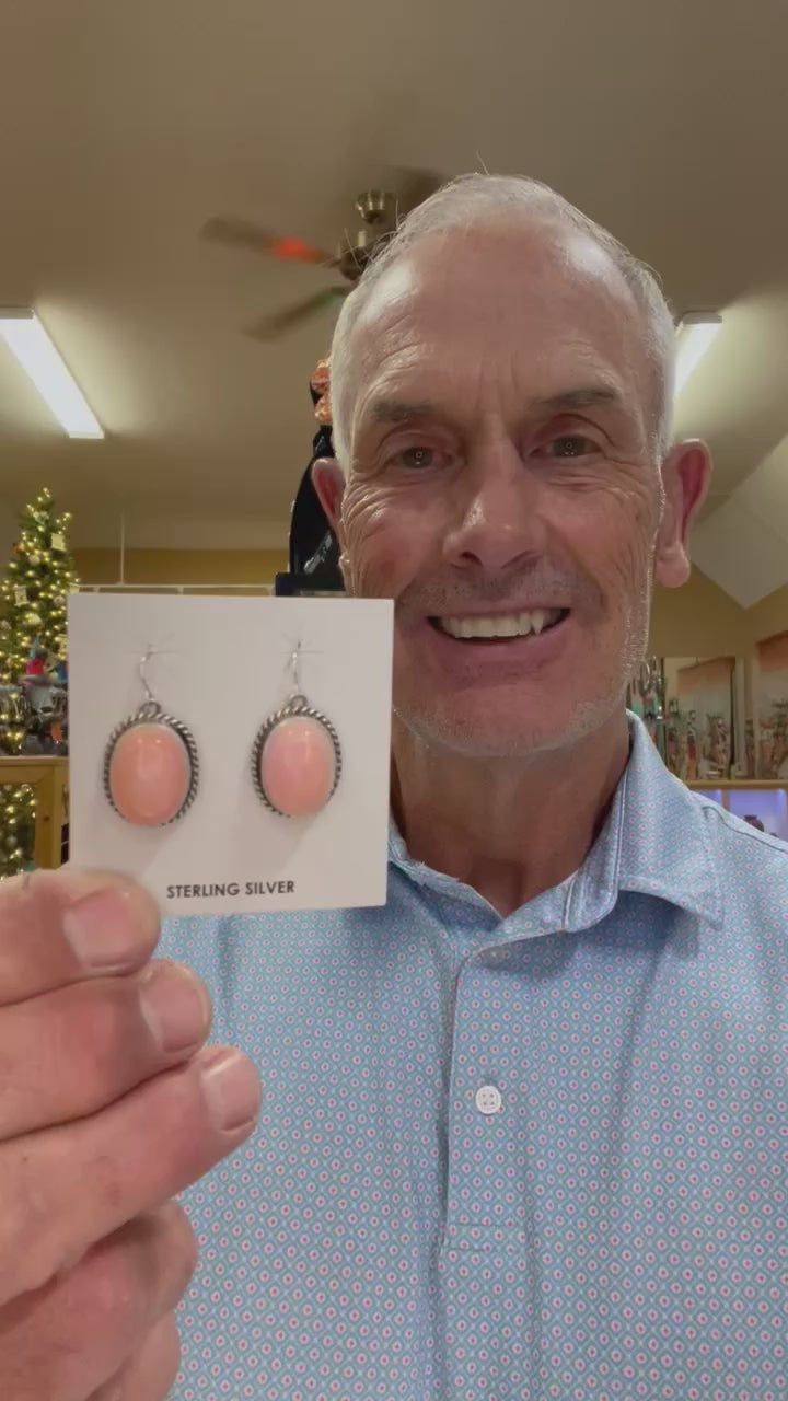 🔥CRAIGS SMOKIN’ HOT STEAL🔥Sterling Silver Navajo Handmade Pink Conch French Hook Earrings🔥