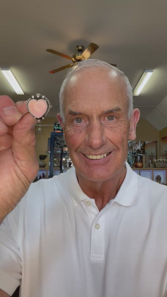 🔥SOLD in 12 Minutes!🔥CRAIGS SMOKIN’ HOT STEAL🔥Sterling Silver Navajo Handmade Pink Conch Adjustable Heart Ring🔥