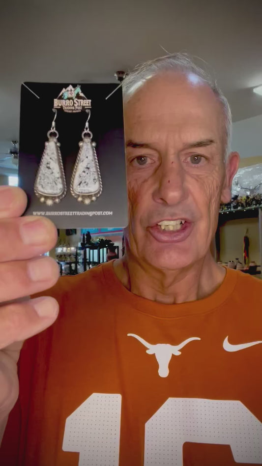 🔥CRAIGS SMOKIN’ HOT STEAL🔥 Sterling Silver Navajo Handmade White Buffalo French Hook Earrings🔥