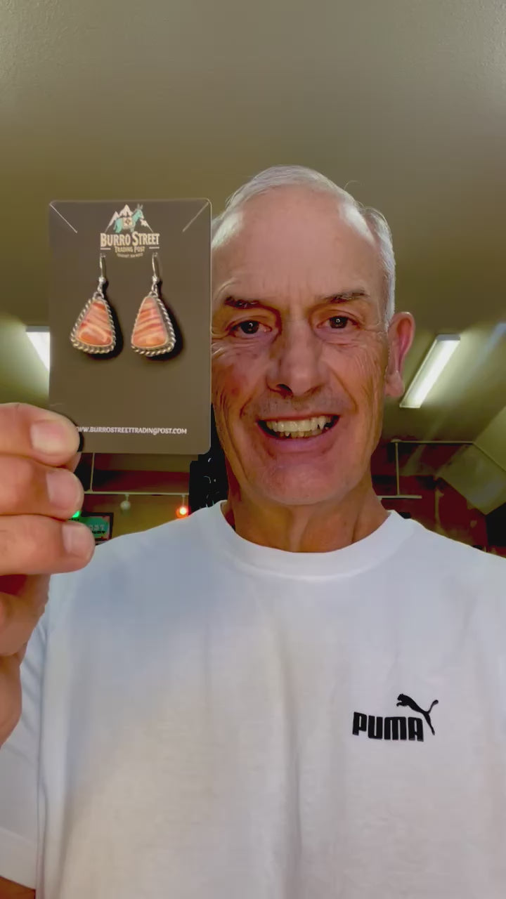 🔥CRAIGS SMOKIN’ HOT STEAL🔥 Sterling Silver Navajo Handmade Orange Spiny Oyster Earrings🔥
